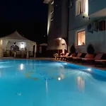 бутік еней Готель 4*
