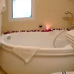 бутік еней Готель