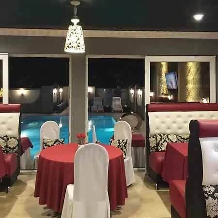 מלון Eney Boutique
